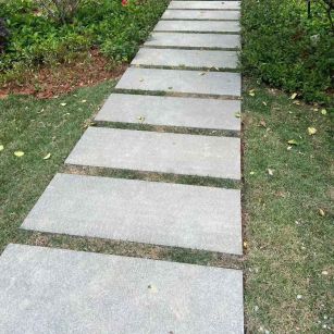 珠海 芝麻黑小区踏步、汀步石铺装效果