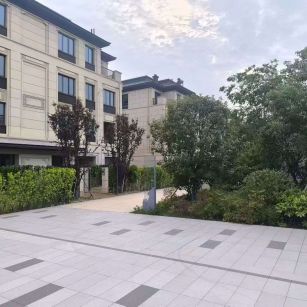 珠海 芝麻白与芝麻白搭配铺装，尺寸1200*600