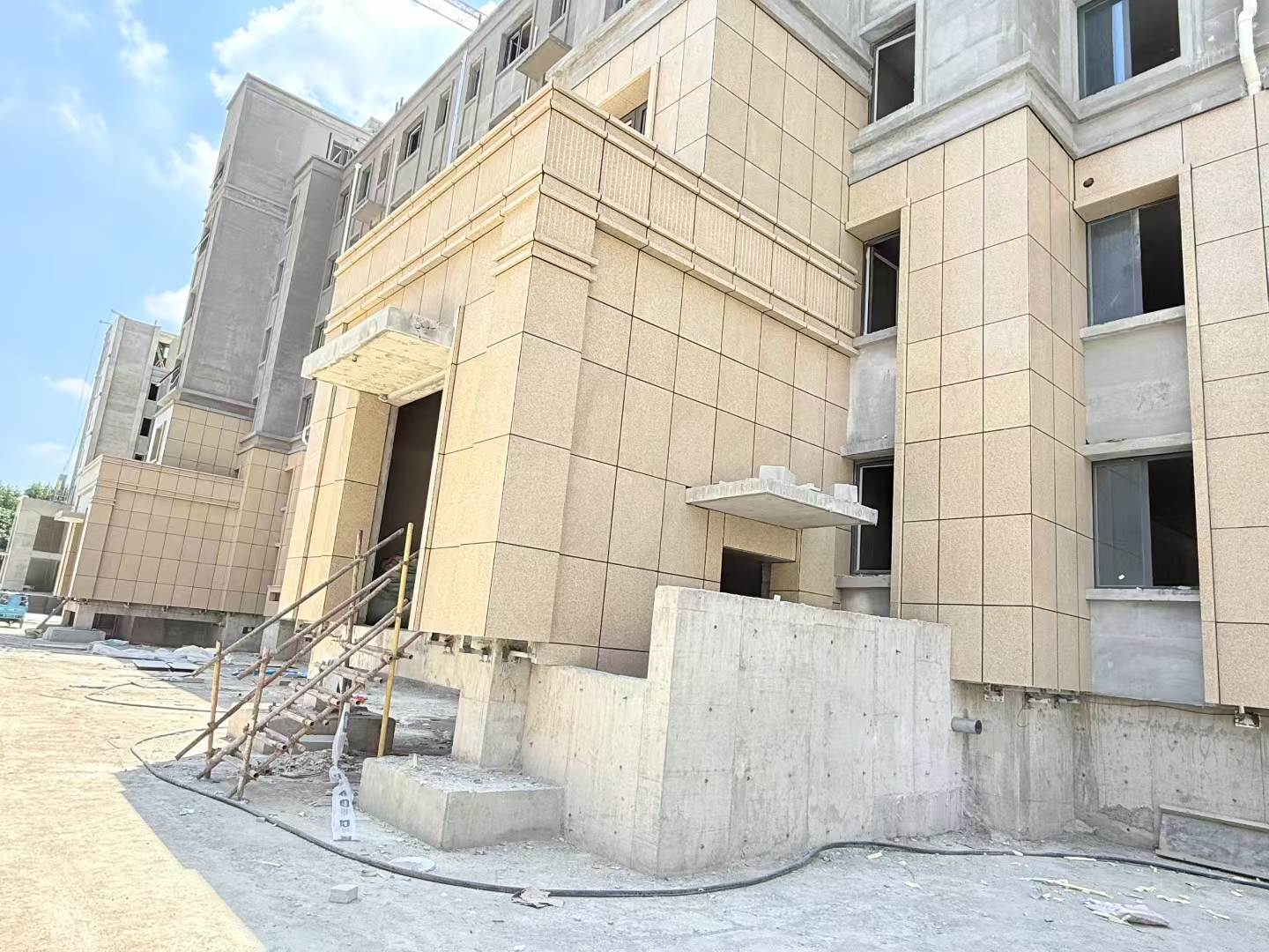 珠海 黄金麻干挂，工地实拍