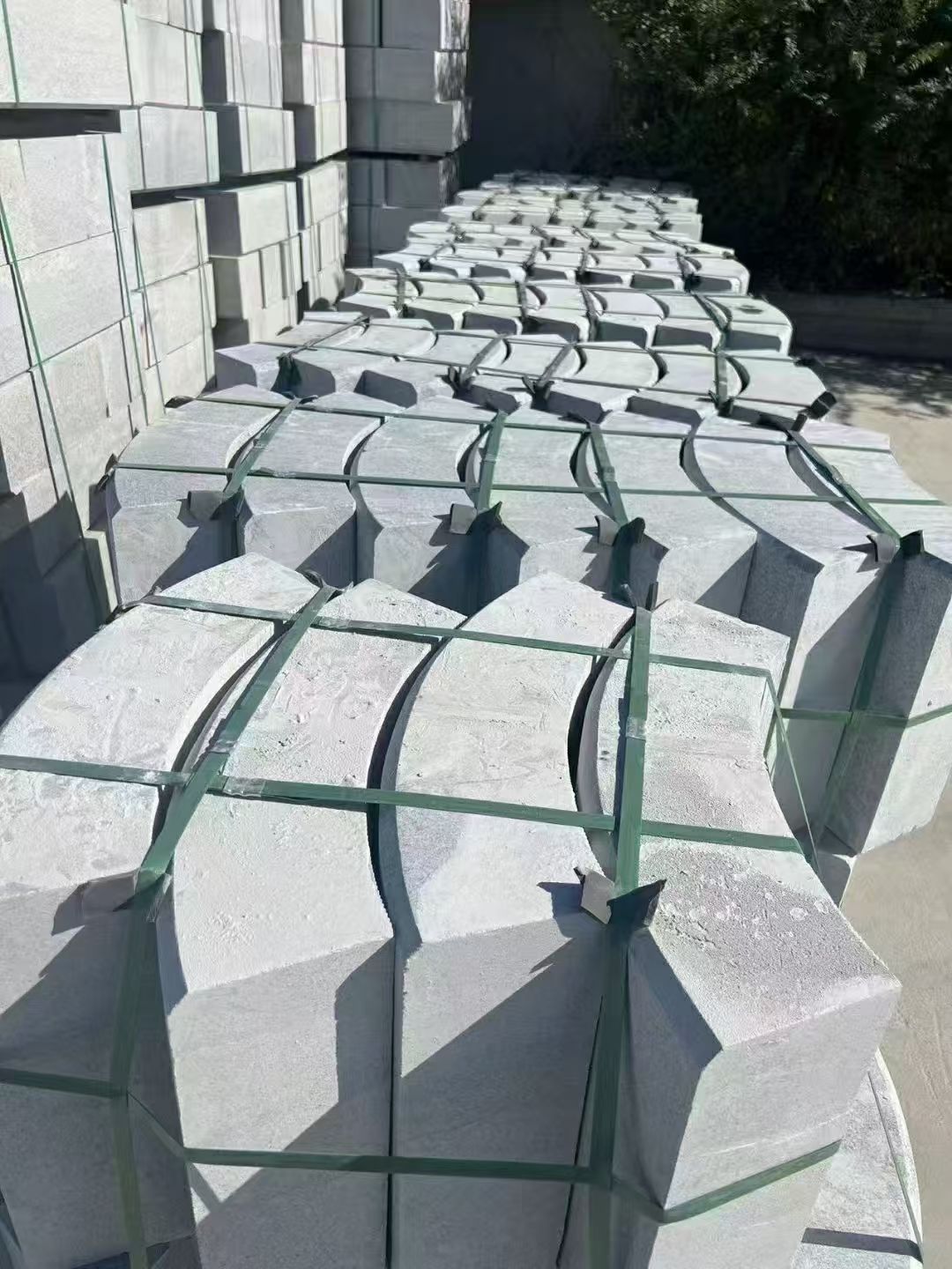 珠海 芝麻灰弧形路沿石