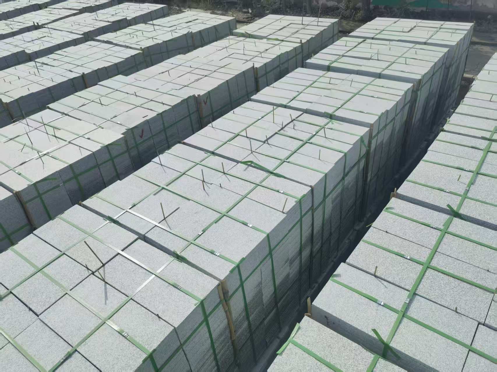 珠海 芝麻白1.8公分火烧300*600地铺，清仓大甩卖