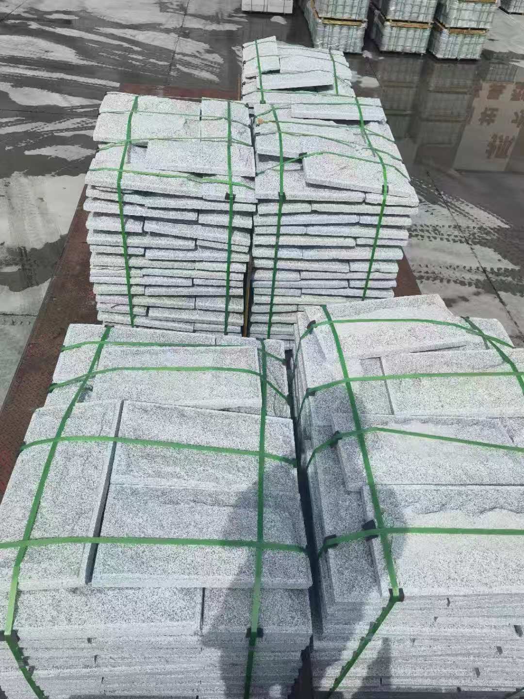 珠海 芝麻白蘑菇石装车出货